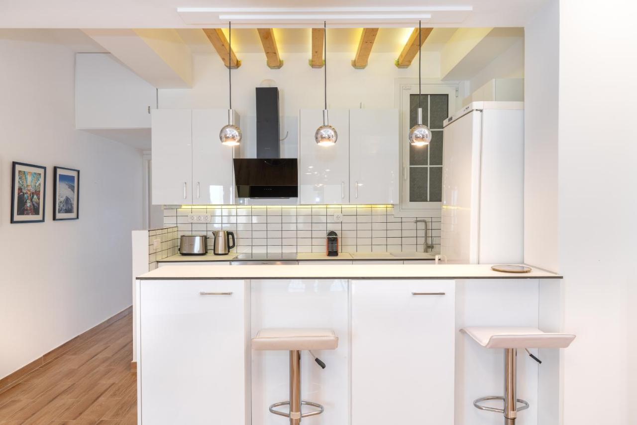 Modern Apartment, Short Walk To Acropolis Sites Athens Exterior photo