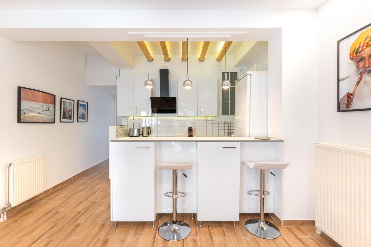 Modern Apartment, Short Walk To Acropolis Sites Athens Exterior photo