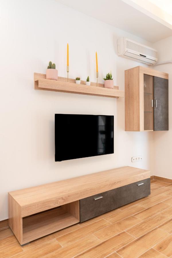 Modern Apartment, Short Walk To Acropolis Sites Athens Exterior photo
