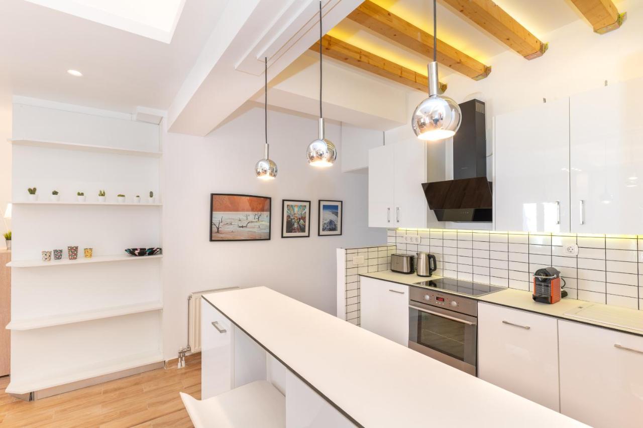 Modern Apartment, Short Walk To Acropolis Sites Athens Exterior photo